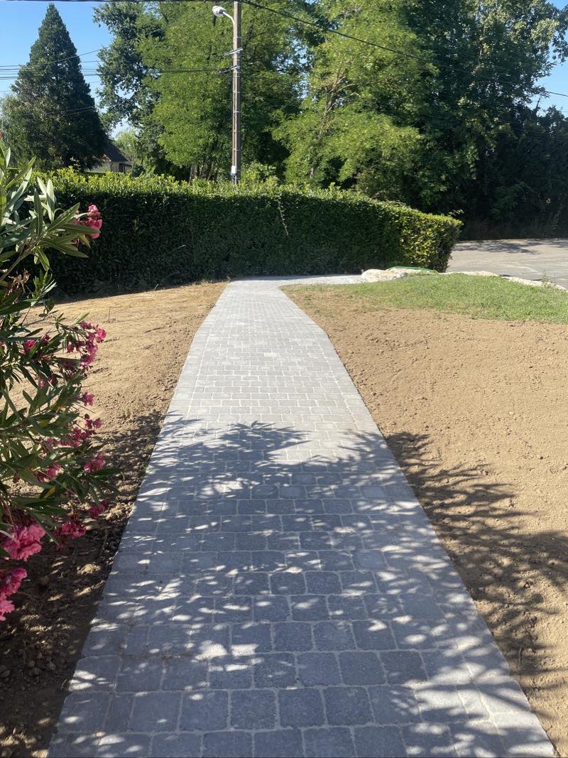 Allée en pavés gris Louhans 71