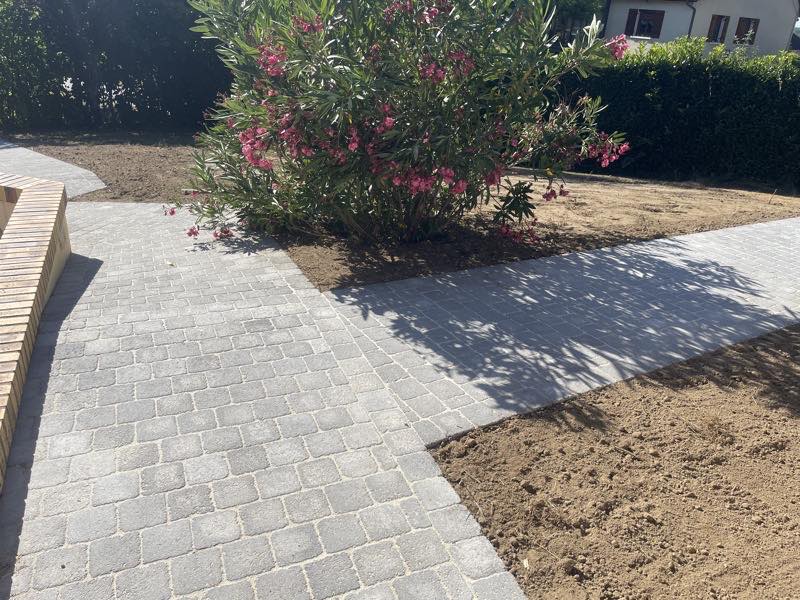 Allée en pavés gris Louhans 71
