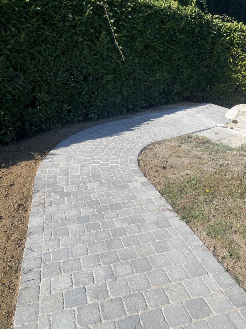 Allée en pavés gris Louhans 71
